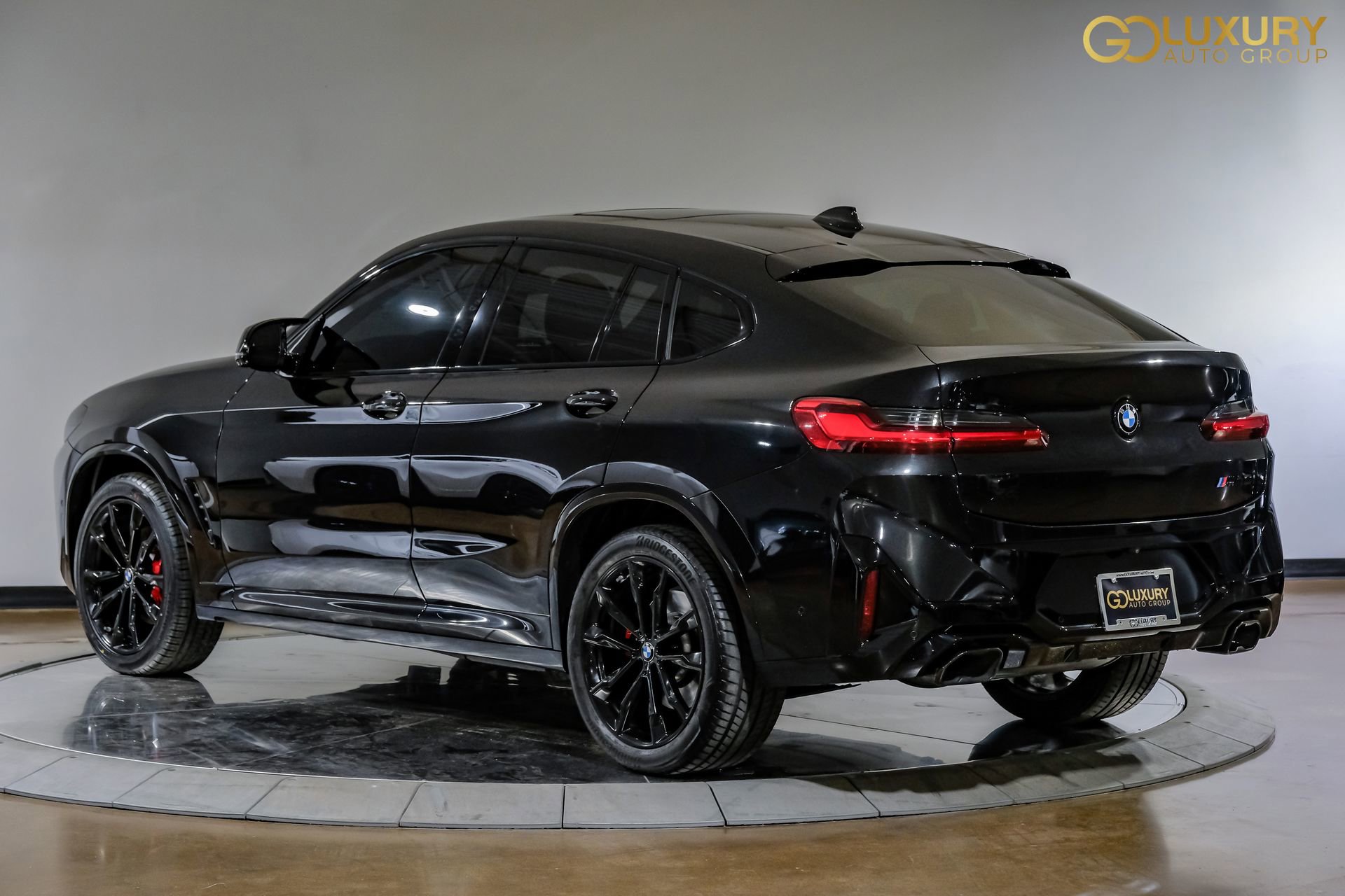 Used 2024 BMW X4 M40i w/ Premium Package image 12