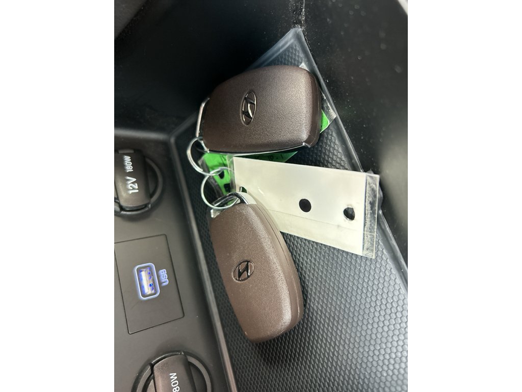 Used 2020 Hyundai Ioniq SE FWD image 25