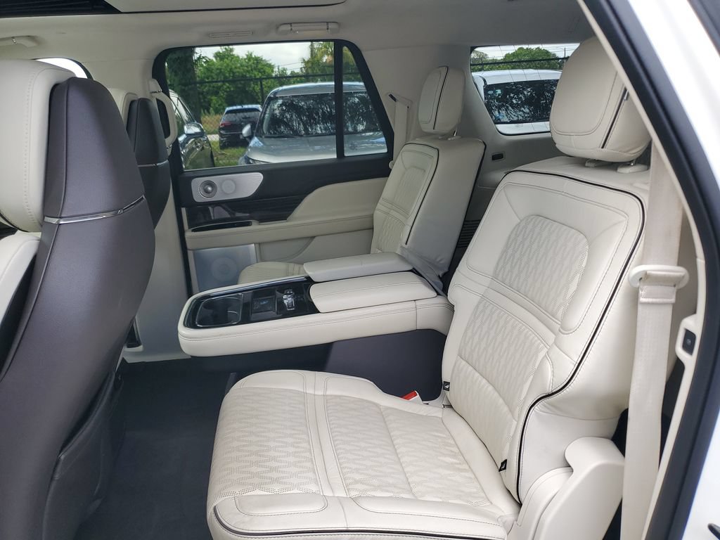 Used 2021 Lincoln Navigator L Black Label AWD/4WD image 13