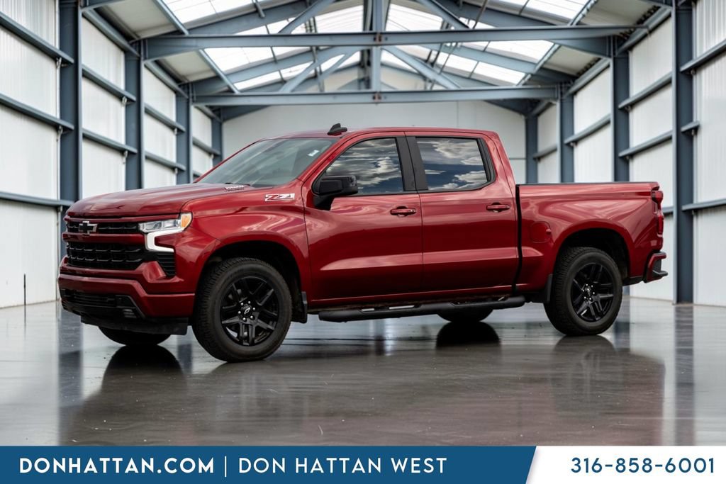 Used 2022 Chevrolet Silverado 1500 RST w/ Z71 Off-Road Package AWD/4WD image 2