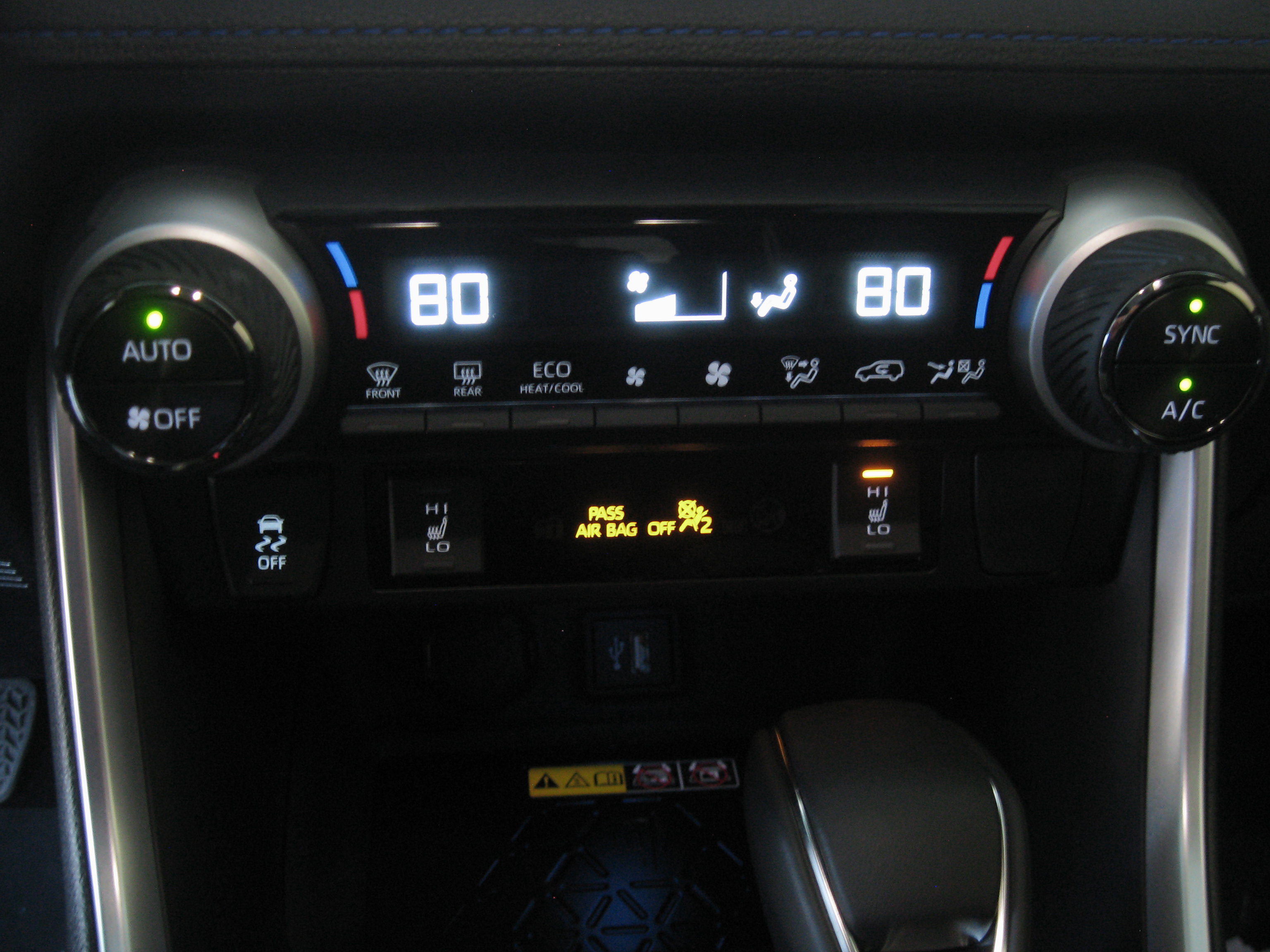 Used 2025 Toyota RAV4 XSE w/ Advanced Technology Package image 16