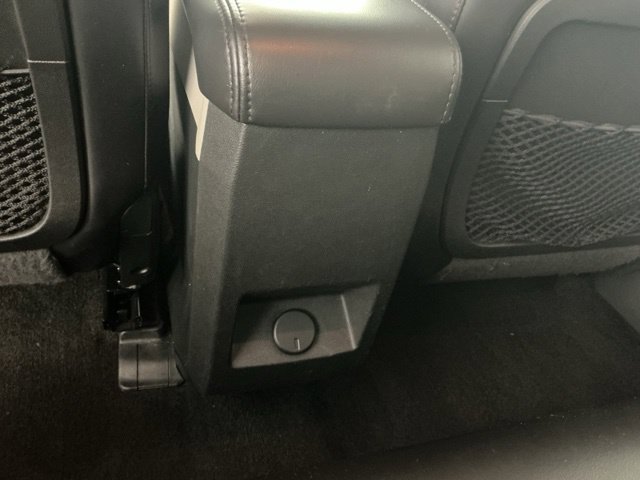 Used 2016 Chevrolet Equinox LTZ w/ Enhanced Convenience Package FWD image 31