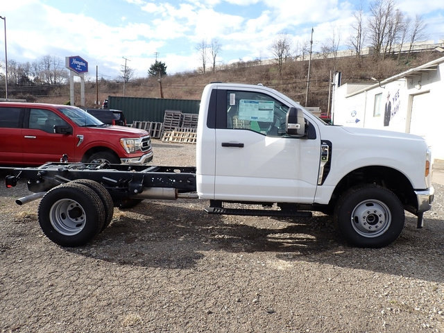 New 2026 Ford F350 XL w/ XL Chrome Package AWD/4WD image 7