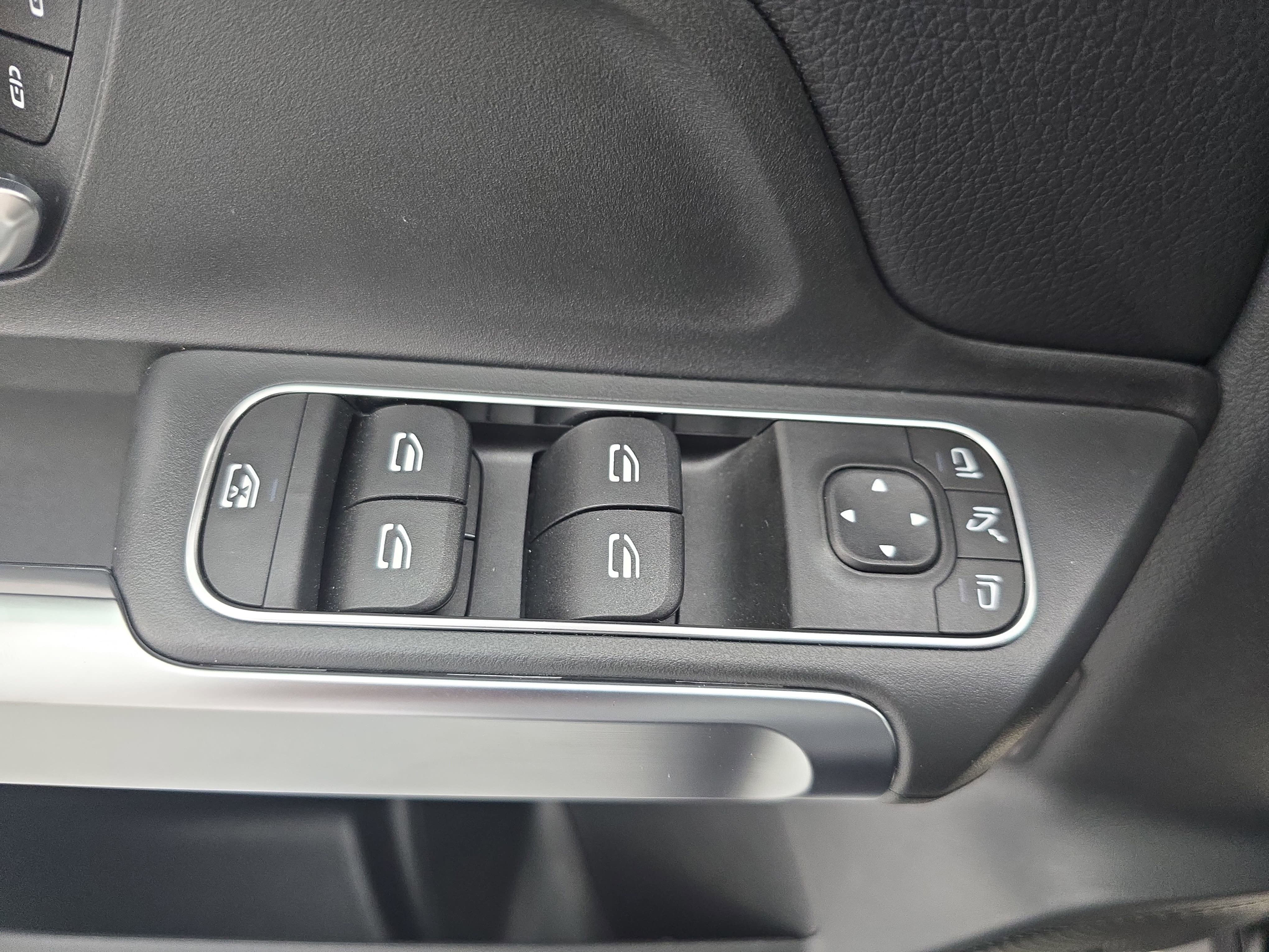 Certified 2026 Mercedes-Benz GLB 250 image 26