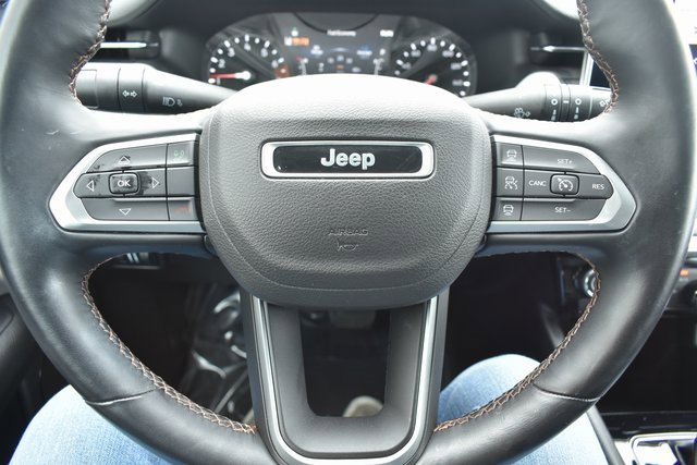 Used 2022 Jeep Compass Limited w/ Sun and Sound Group image 19