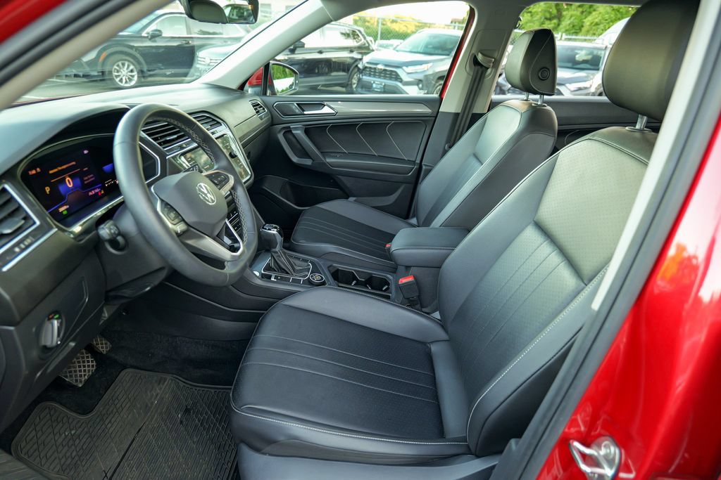 Used 2022 Volkswagen Tiguan SE AWD/4WD image 21