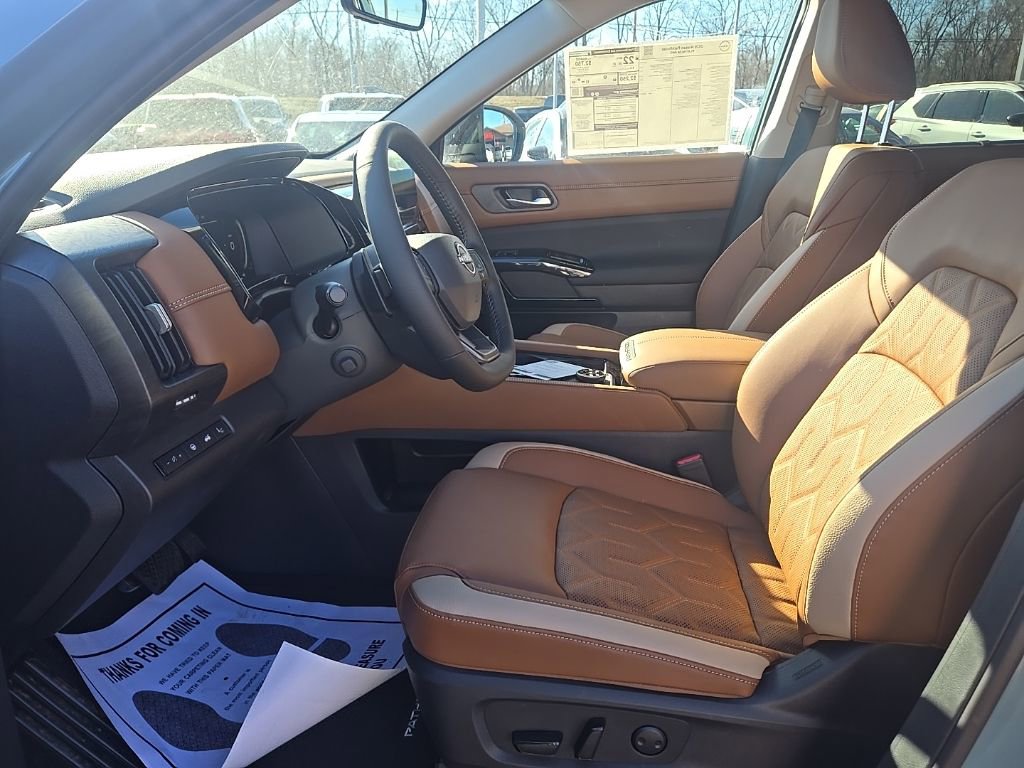 New 2026 Nissan Pathfinder Platinum image 9