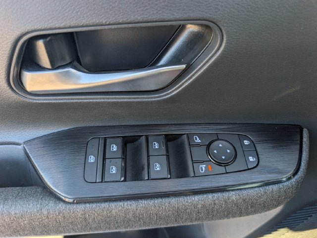 Used 2026 Nissan Kicks SV w/ SV Premium Package AWD/4WD image 18