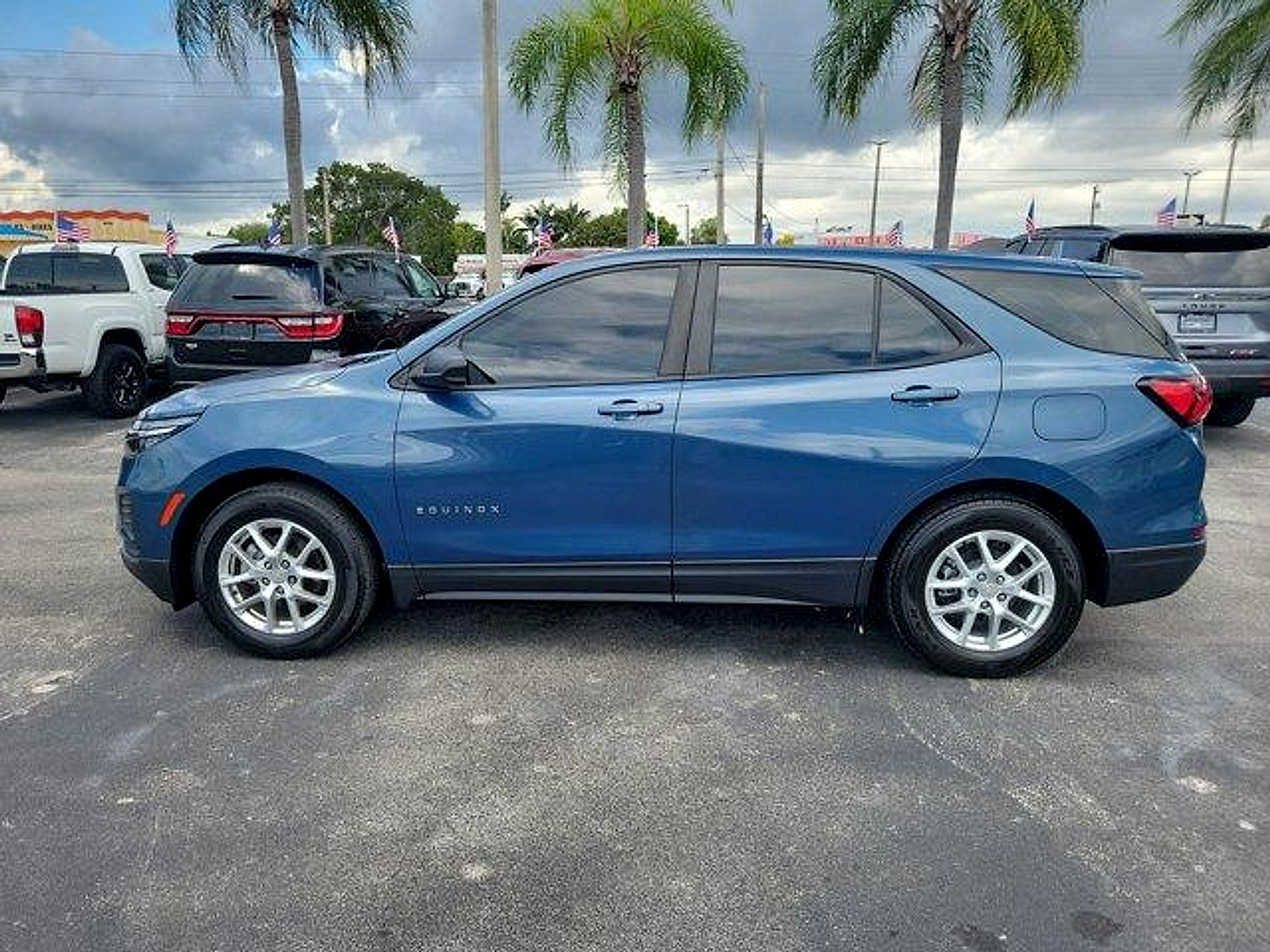 Used 2024 Chevrolet Equinox LS FWD image 4