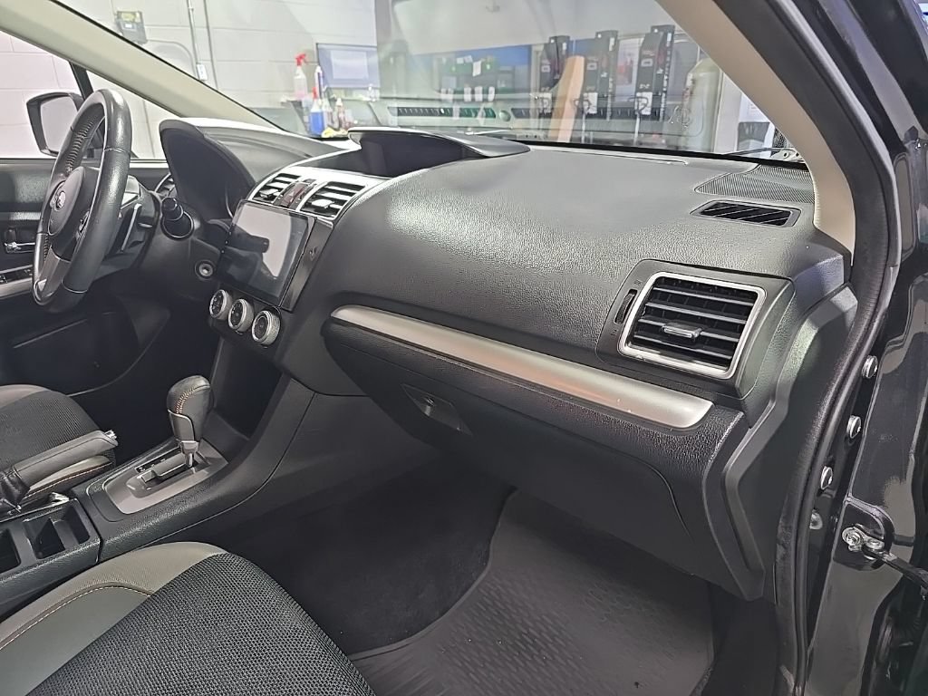 Used 2016 Subaru Crosstrek 2.0i Premium AWD/4WD image 32