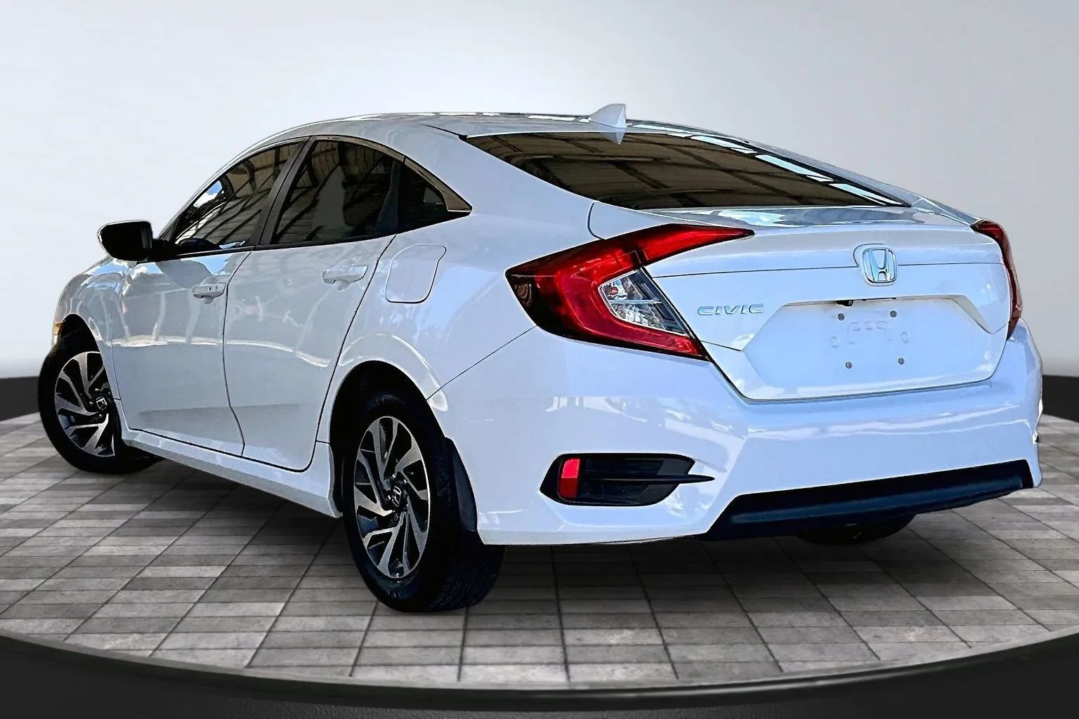 Used 2017 Honda Civic EX image 4