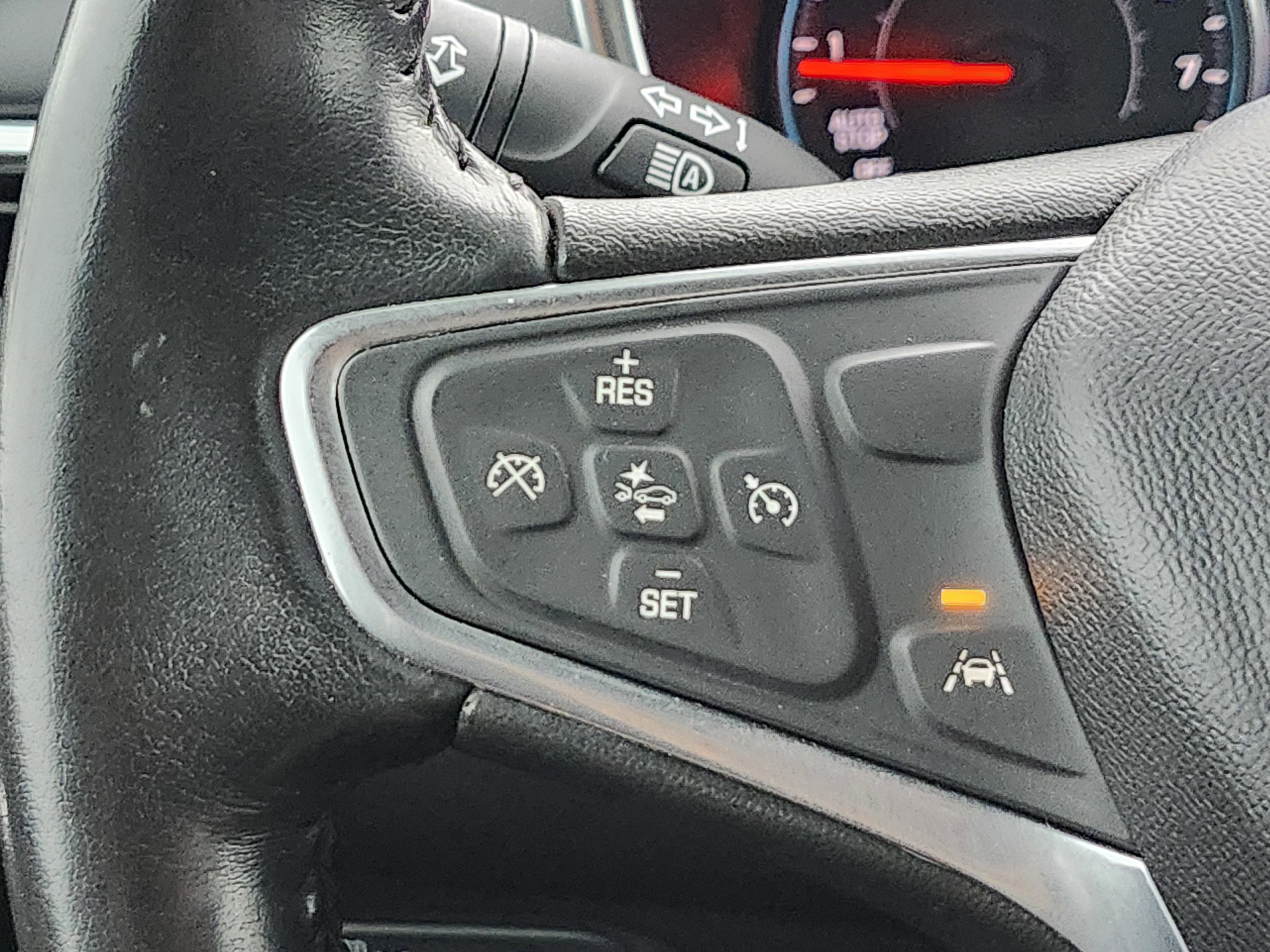 Used 2020 Chevrolet Equinox LT w/ Midnight Edition image 35