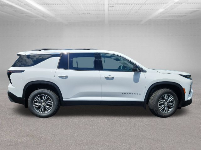 New 2027 Chevrolet Traverse LT w/ Driver Confidence Package FWD image 8