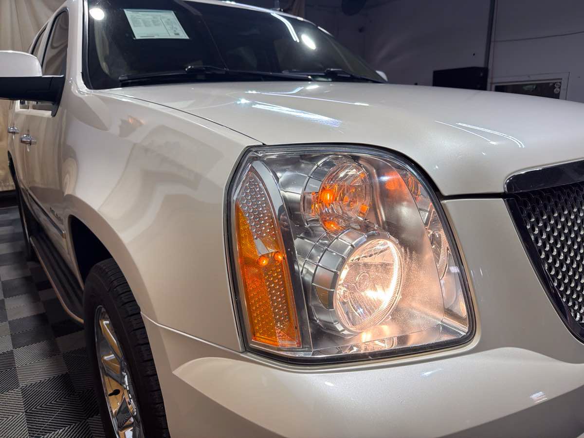 Used 2014 GMC Yukon Denali RWD image 7