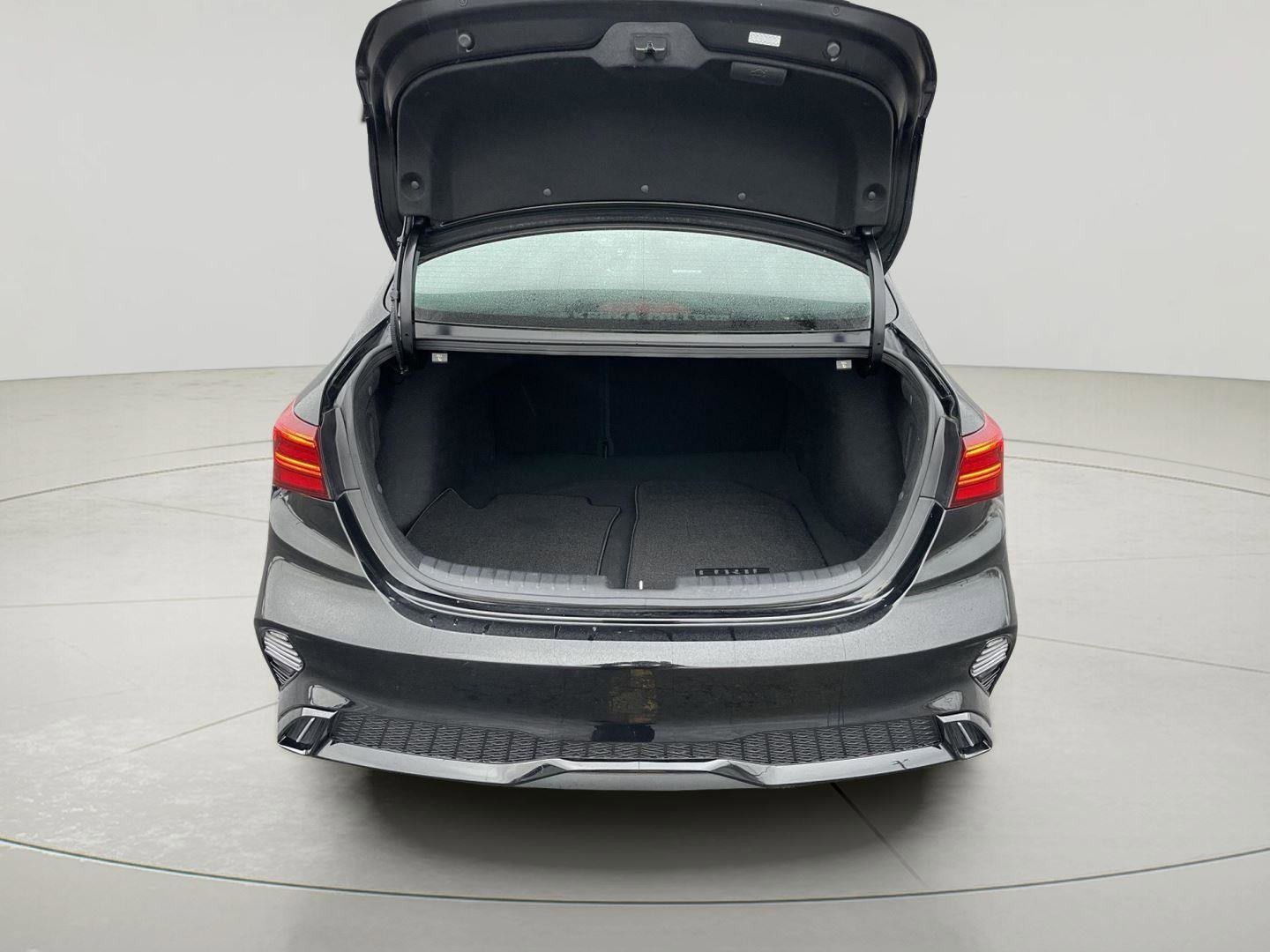 Used 2023 Kia Forte GT-Line w/ GT-Line Technology Package image 9