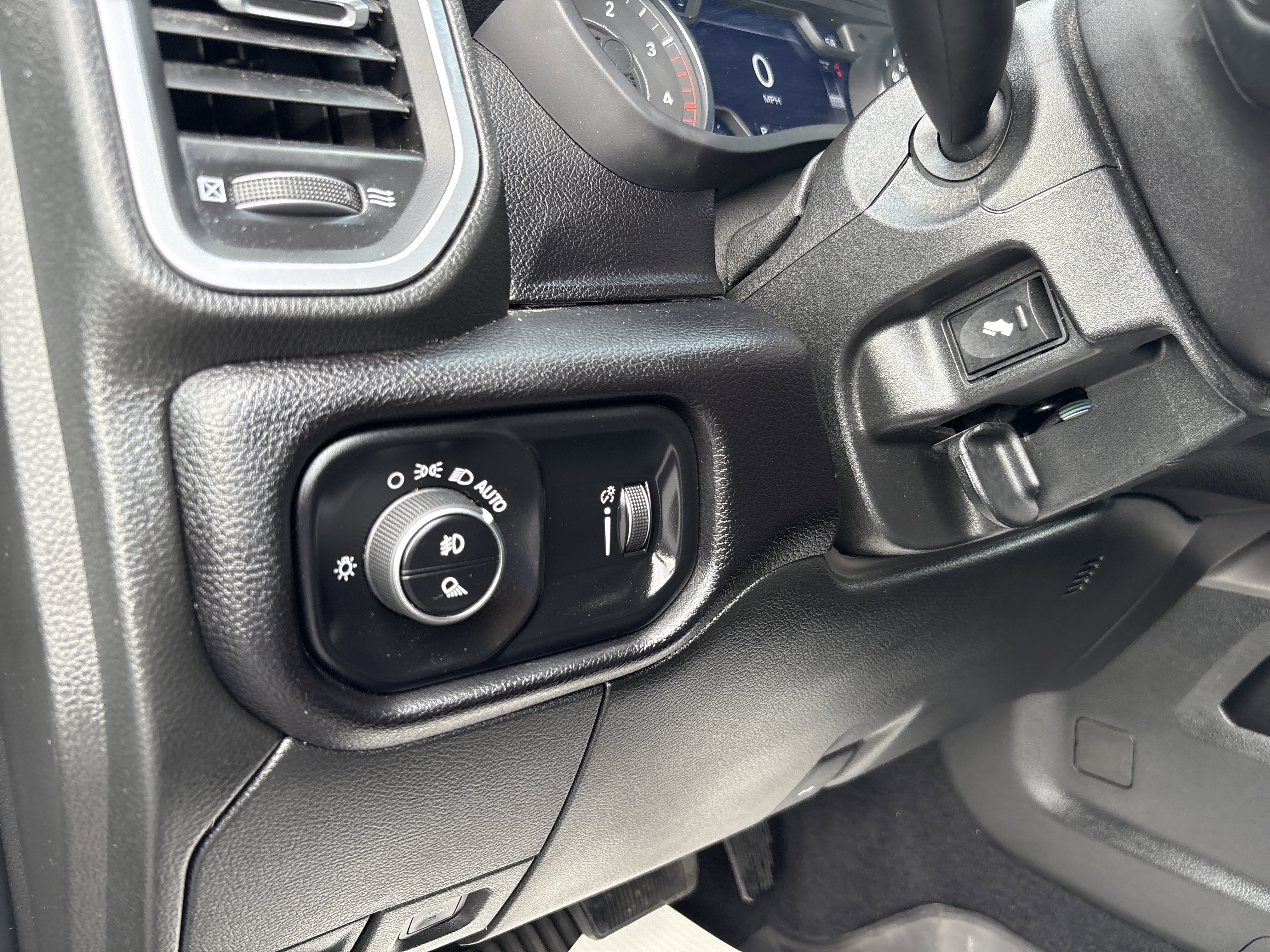 Used 2025 RAM 2500 Big Horn w/ Safety Group image 28