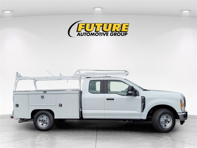 New 2026 Ford F250 XL w/ XL Chrome Package image 2