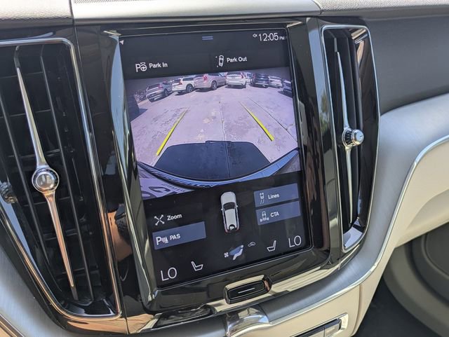 Used 2018 Volvo XC60 T5 Momentum w/ Convenience Package image 22