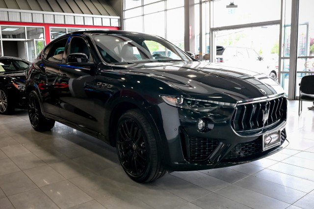 Used 2022 Maserati Levante Modena AWD/4WD image 3