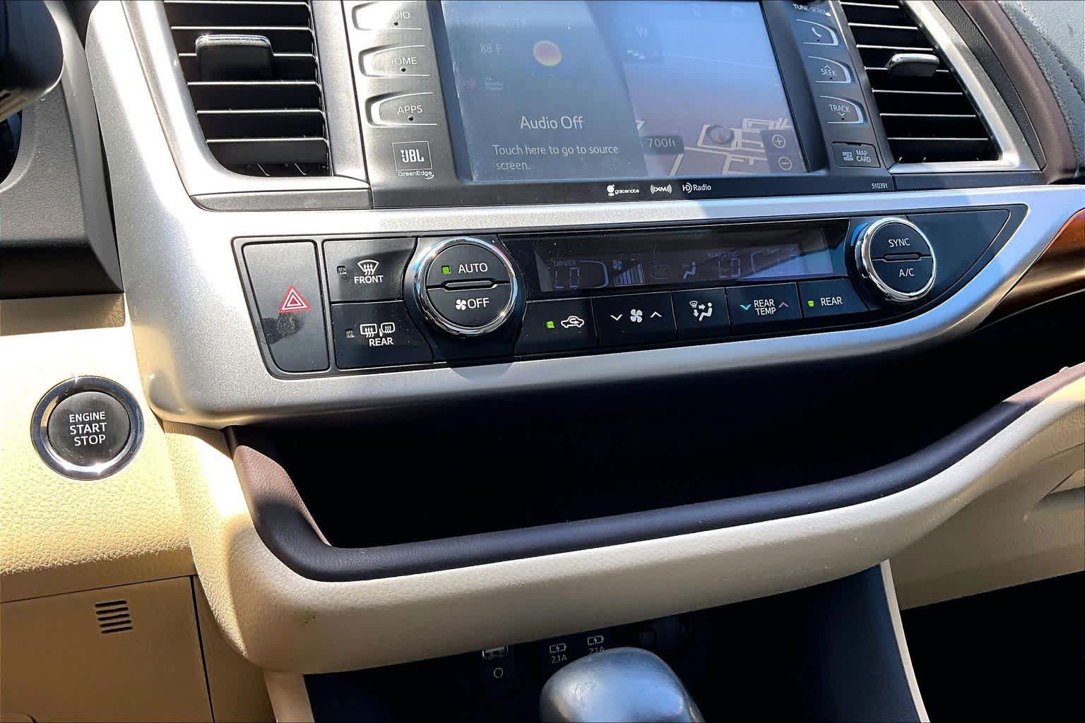 Used 2018 Toyota Highlander Limited FWD image 35