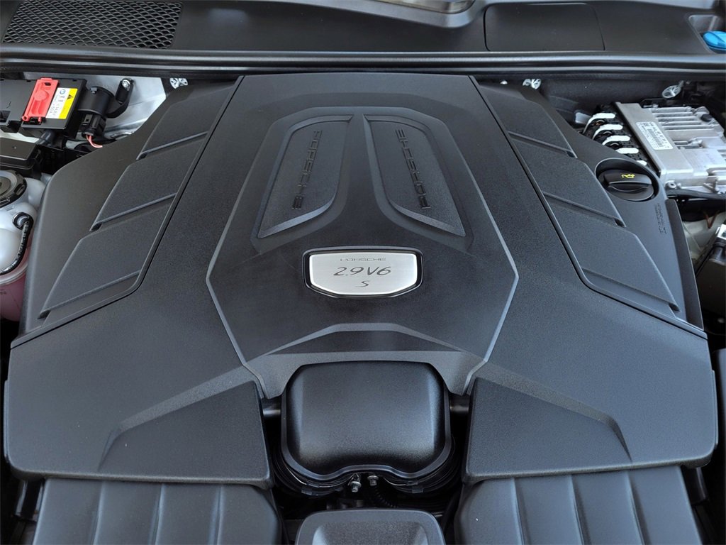 Used 2022 Porsche Cayenne S image 37