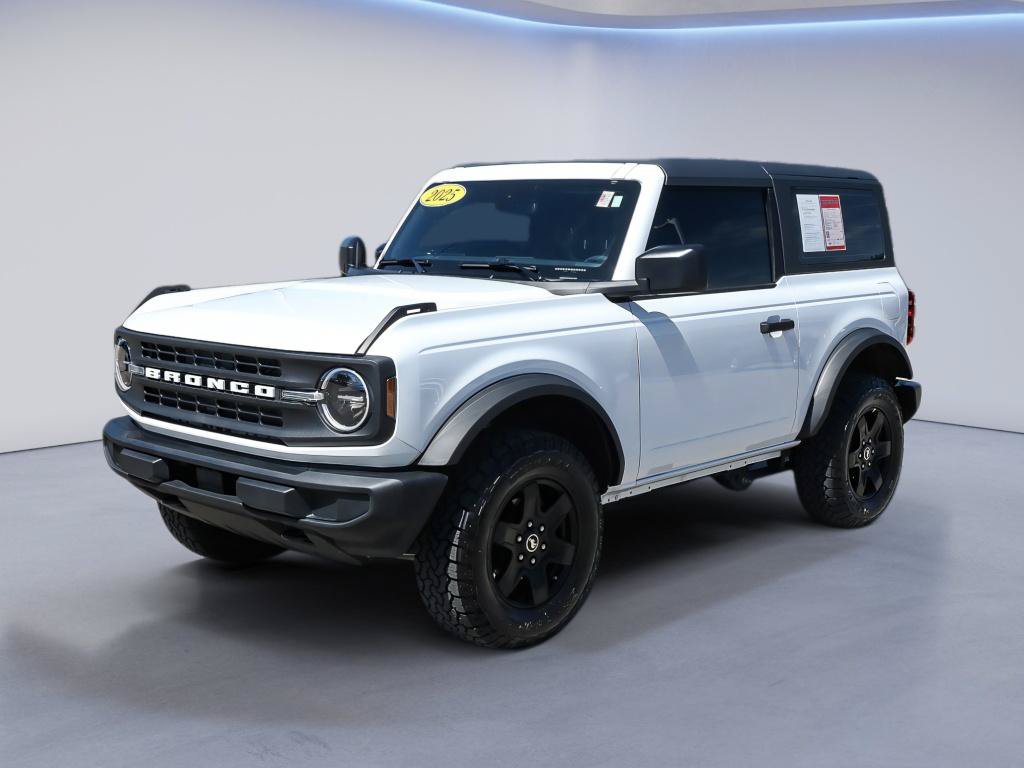 Used 2025 Ford Bronco 2-Door AWD/4WD image 2