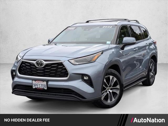 Used 2022 Toyota Highlander XLE AWD/4WD image 1