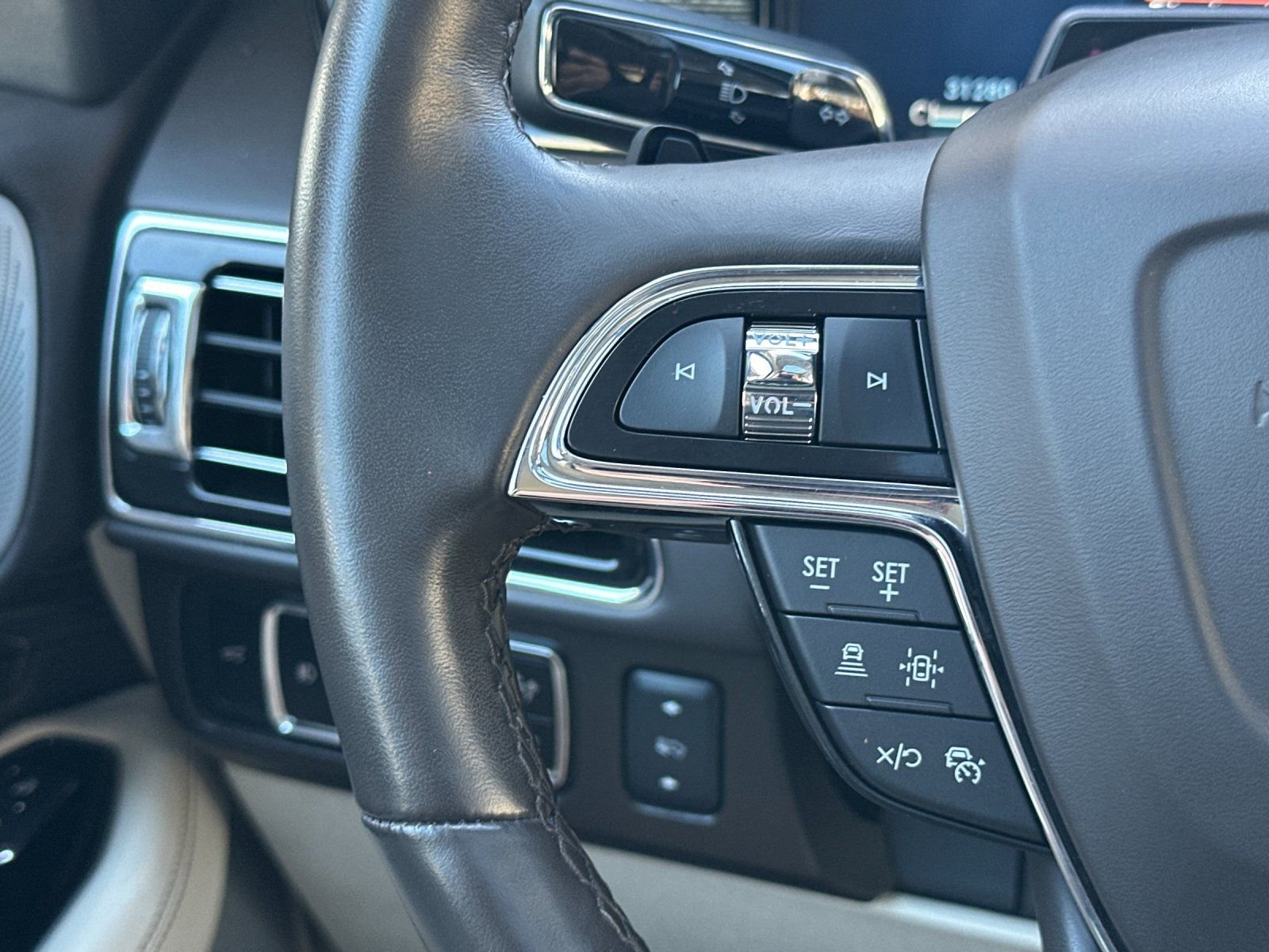 Used 2023 Lincoln Navigator Black Label AWD/4WD image 29