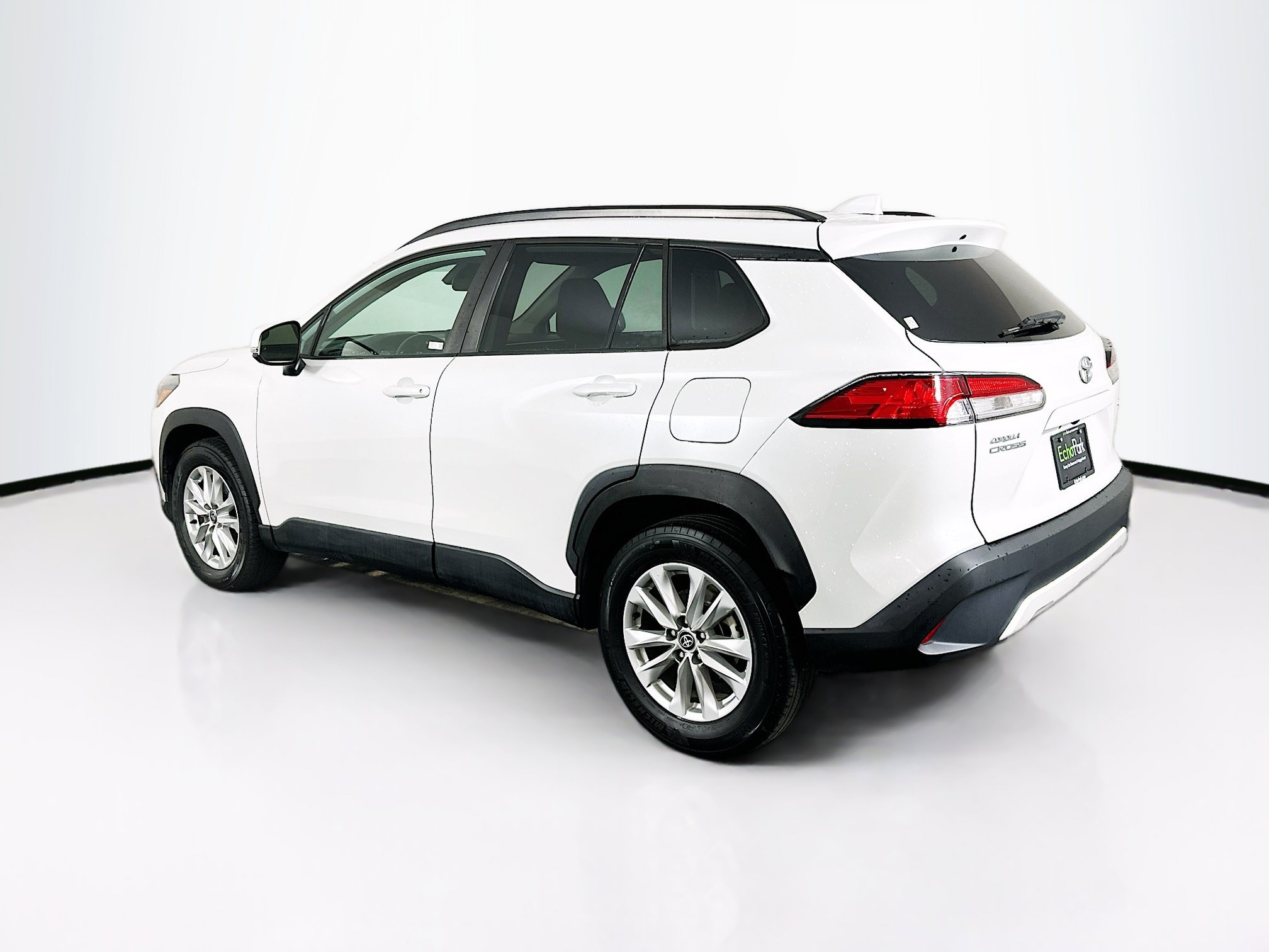 Used 2022 Toyota Corolla Cross LE FWD image 5