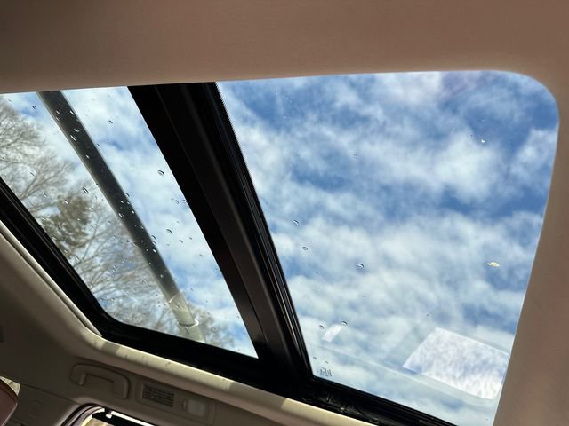 Used 2022 Nissan Pathfinder Platinum w/ Lighting Package (N92) AWD/4WD image 18