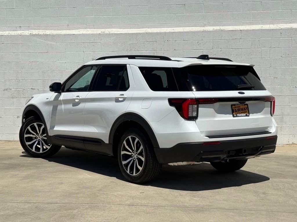 New 2026 Ford Explorer ST-Line RWD image 3