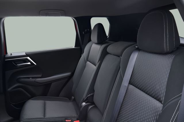 Used 2024 Mitsubishi Outlander ES image 13