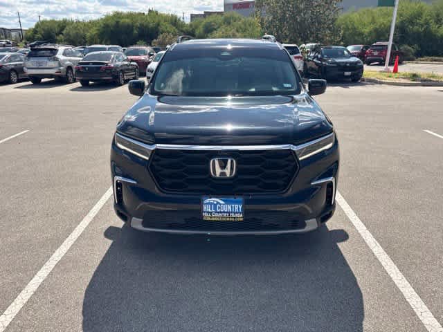 Used 2025 Honda Pilot Elite image 8