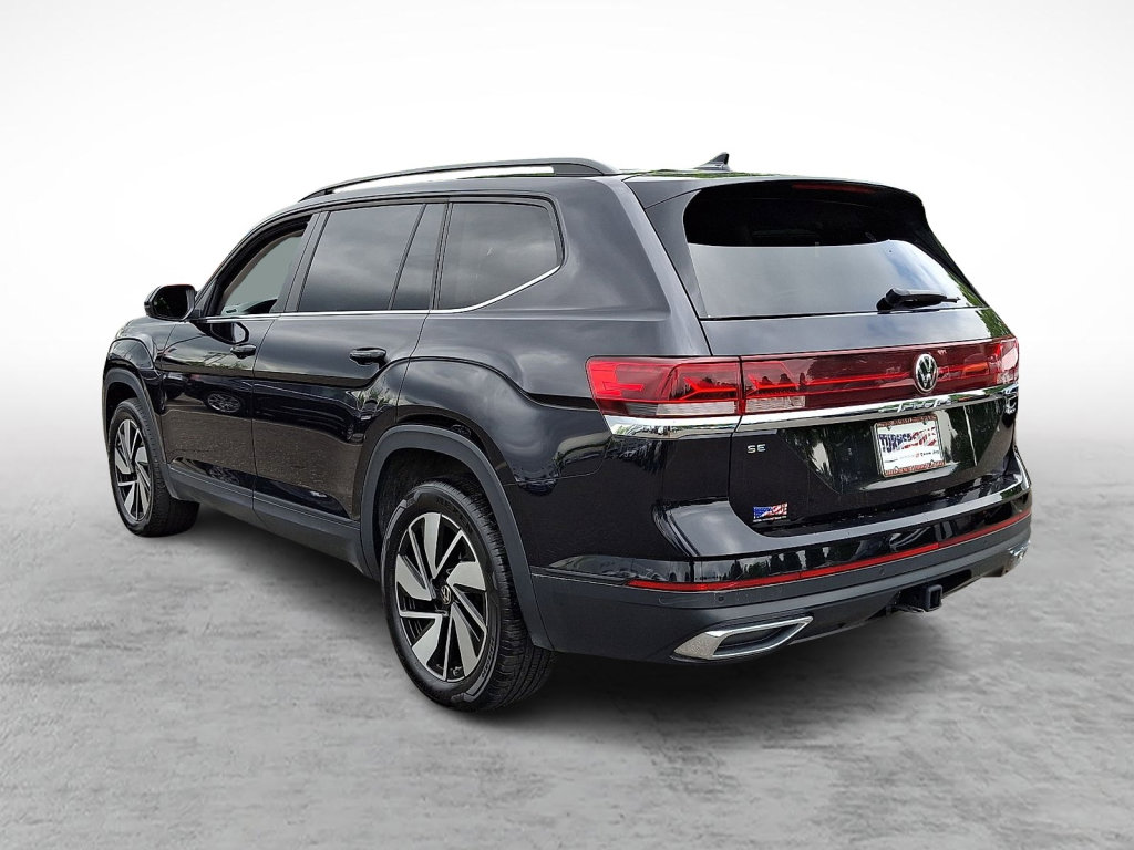 Used 2025 Volkswagen Atlas SE AWD/4WD image 3