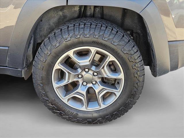 Used 2022 Jeep Cherokee Trailhawk AWD/4WD image 23