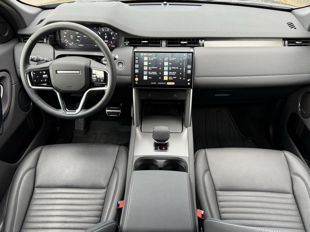 Certified 2025 Land Rover Discovery Sport Dynamic SE image 16