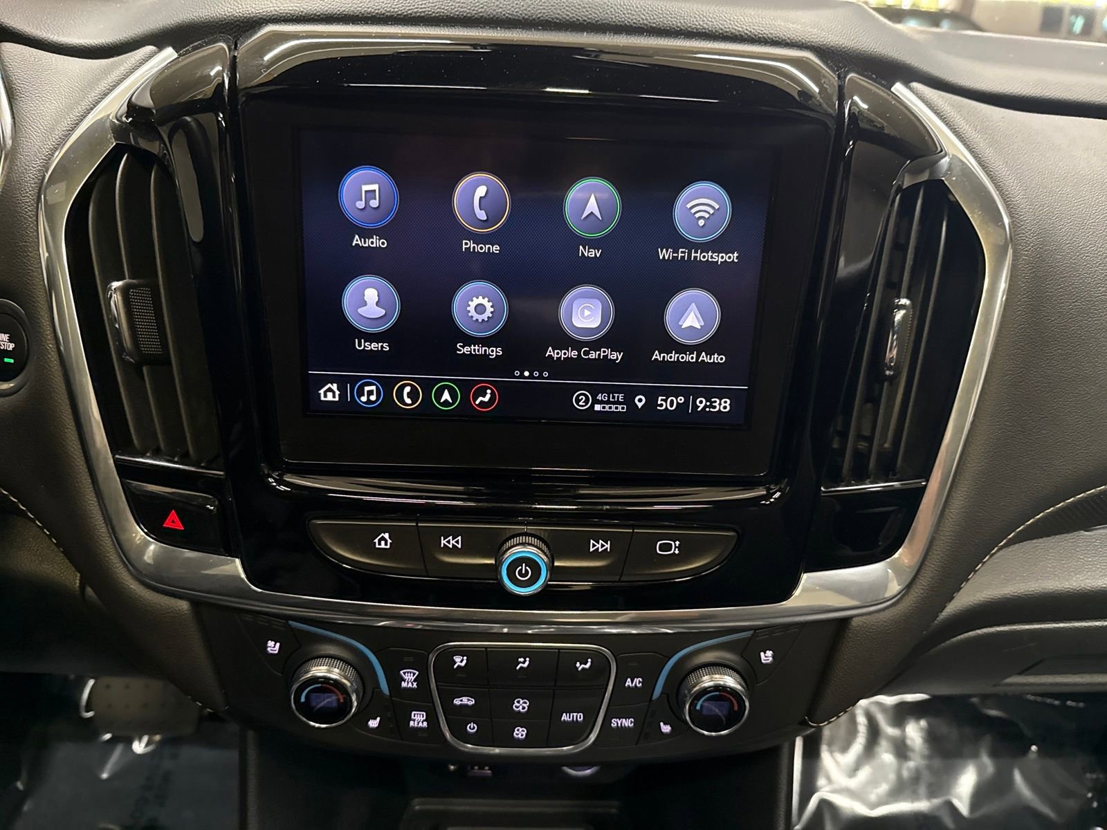 Used 2023 Chevrolet Traverse Premier image 20