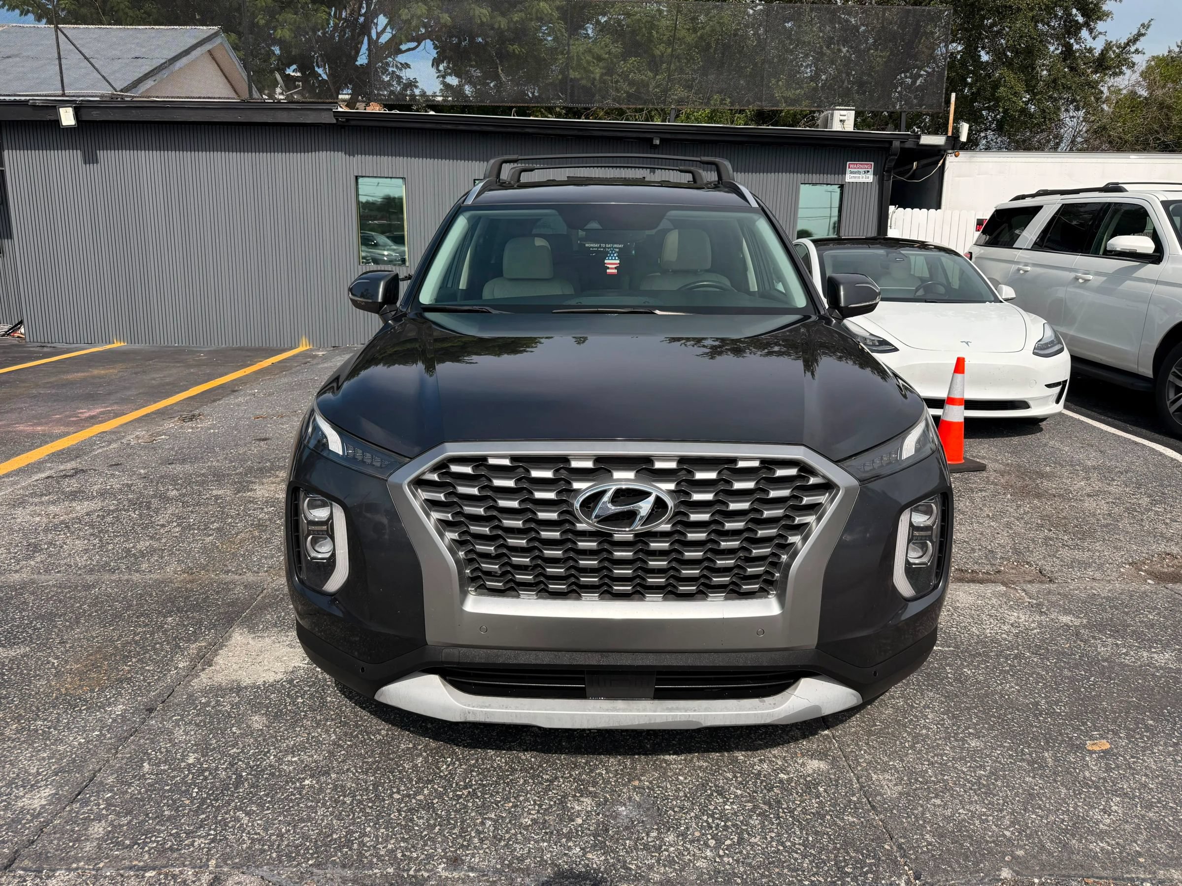 Used 2021 Hyundai Palisade SEL w/ Premium Package AWD/4WD image 2