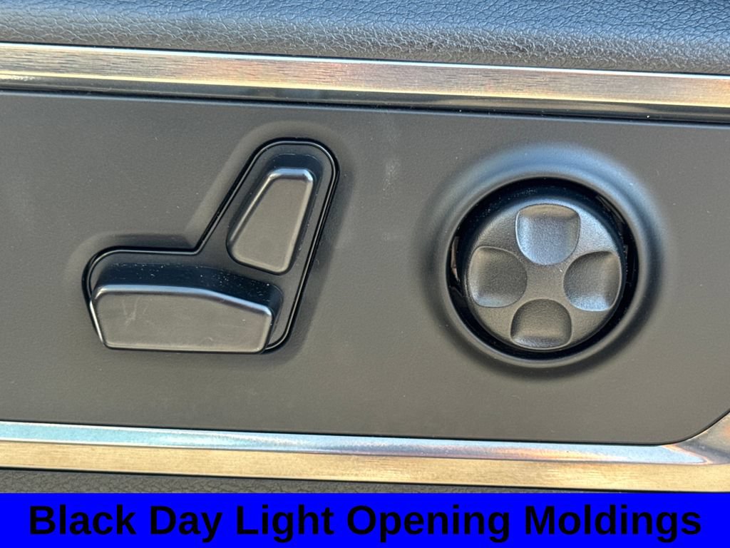 Used 2020 RAM 1500 Limited w/ Black Appearance Package AWD/4WD image 28