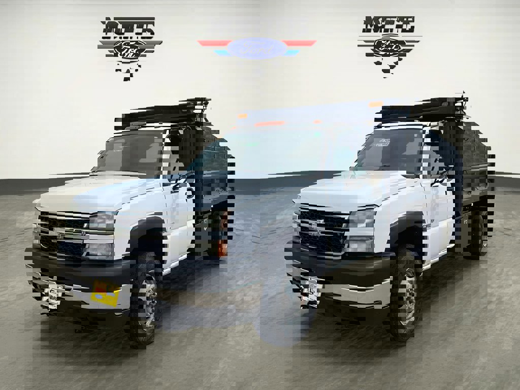 Used 2006 Chevrolet Silverado 3500 W/T w/ Snow Plow Prep Package image 1