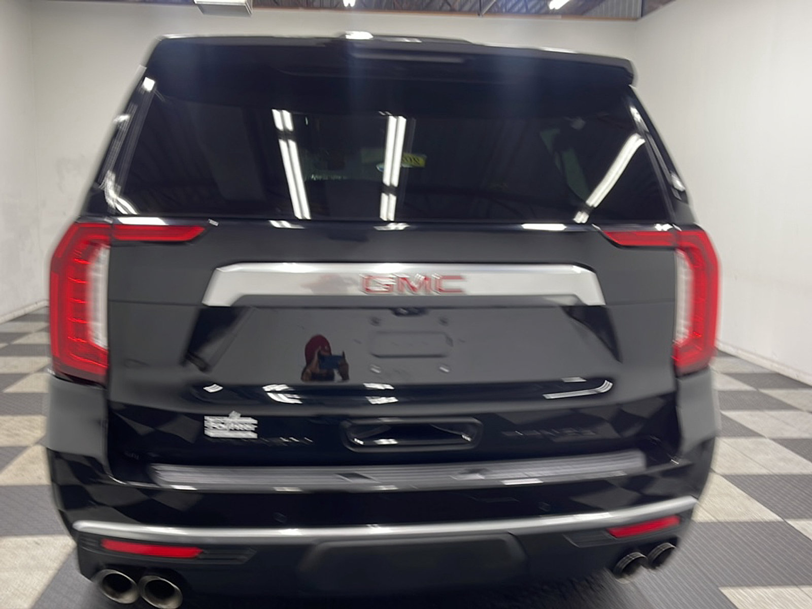 Used 2023 GMC Yukon XL Denali w/ Denali Reserve Package RWD image 17