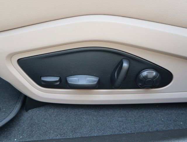 Used 2025 Porsche Taycan image 20