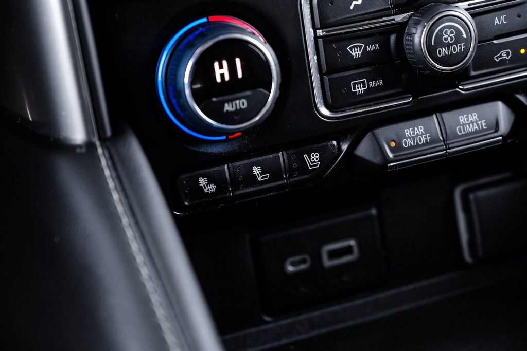 Used 2022 Chevrolet Suburban Premier image 19