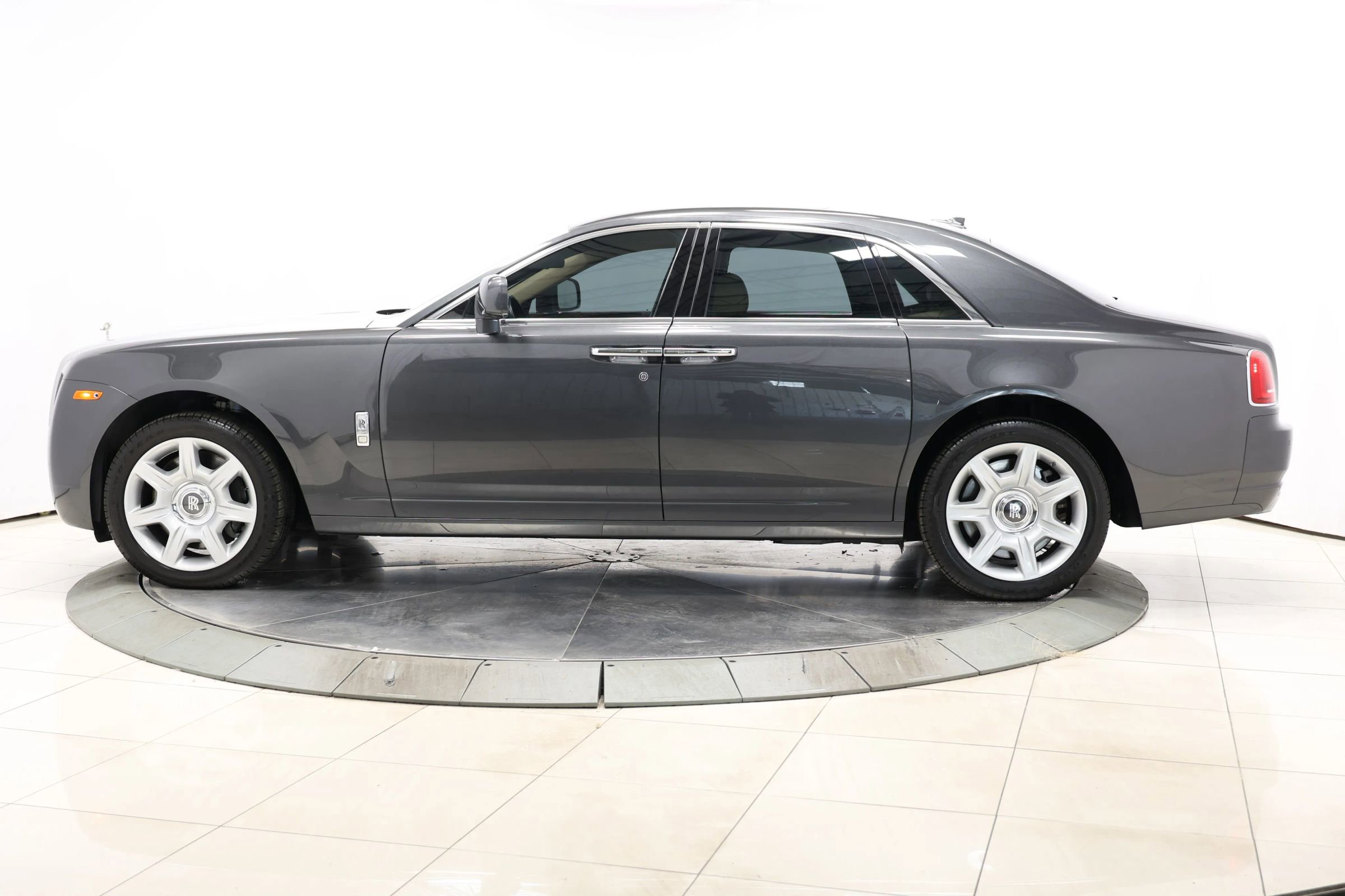 Used 2011 Rolls-Royce Ghost image 9