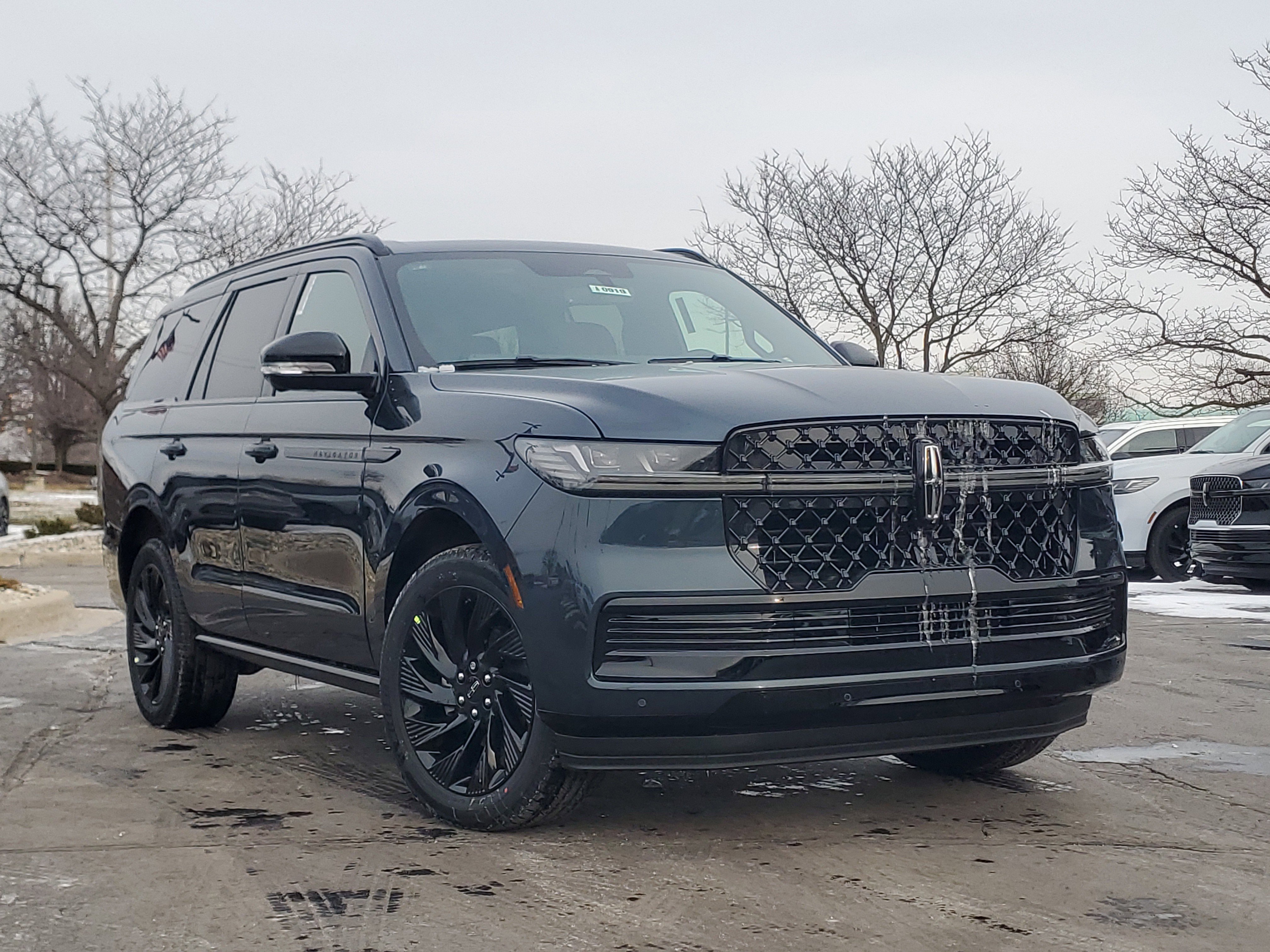 New 2026 Lincoln Navigator Reserve w/ Jet Appearance Package AWD/4WD image 1