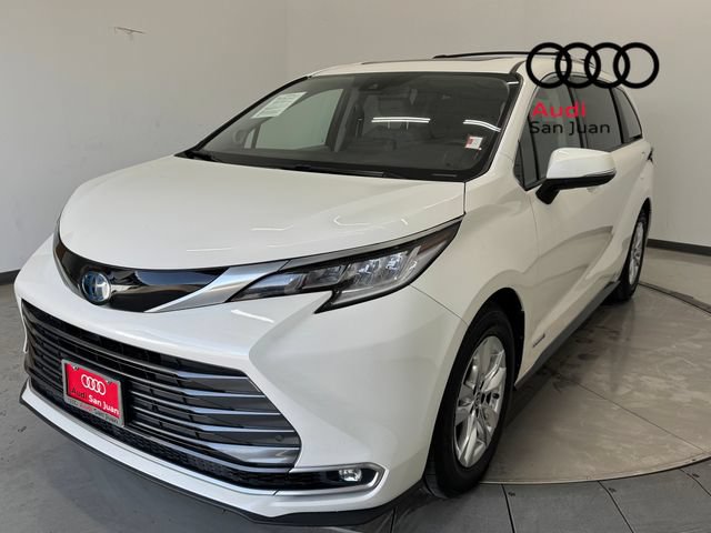 Used 2021 Toyota Sienna Limited FWD image 3