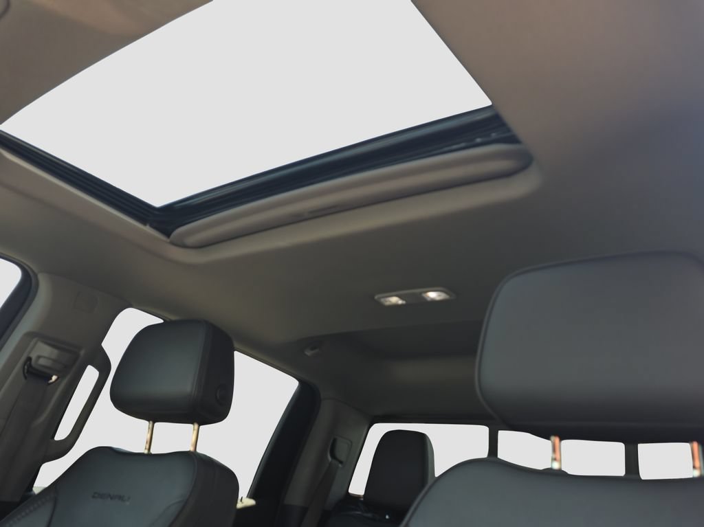 Used 2024 GMC Sierra 1500 Denali AWD/4WD image 8