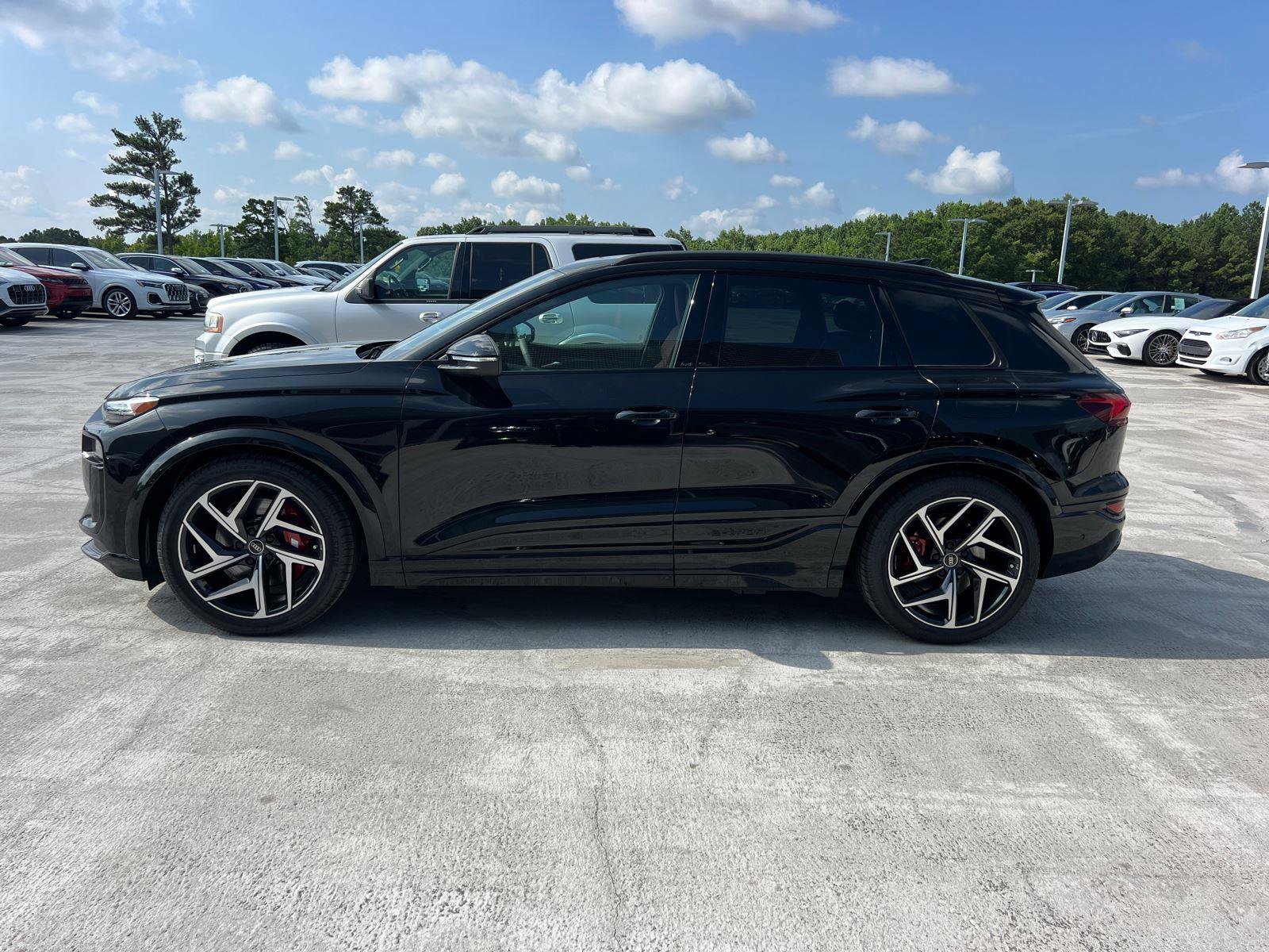 New 2025 Audi SQ6 e-tron Prestige image 8