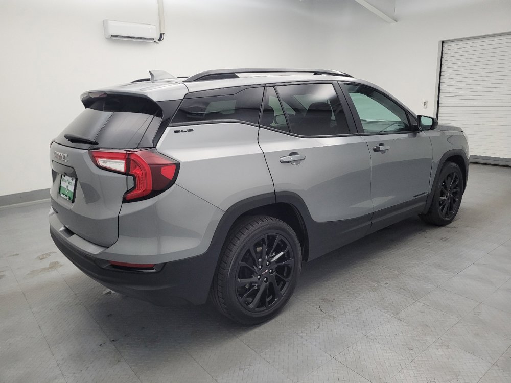 Used 2023 GMC Terrain SLE w/ Driver Convenience Package FWD image 10