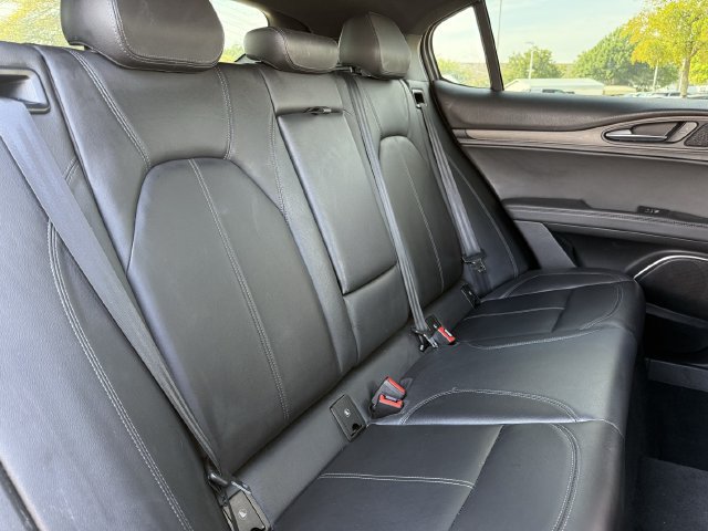Used 2023 Alfa Romeo Stelvio Ti AWD/4WD image 28